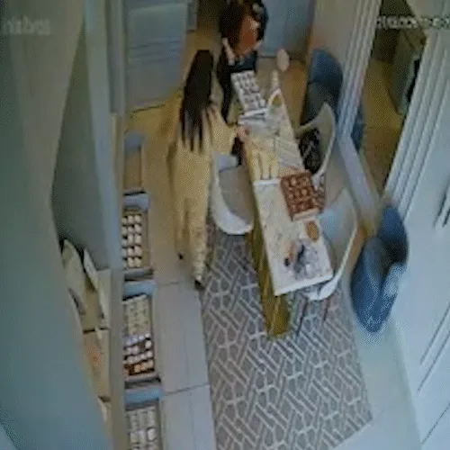 Servidora municipal é presa após furtar R$ 30 mil em semijoias no São Bento