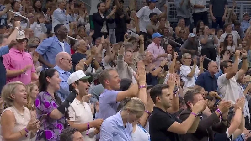 Crowd erupts after epic Tiafoe points