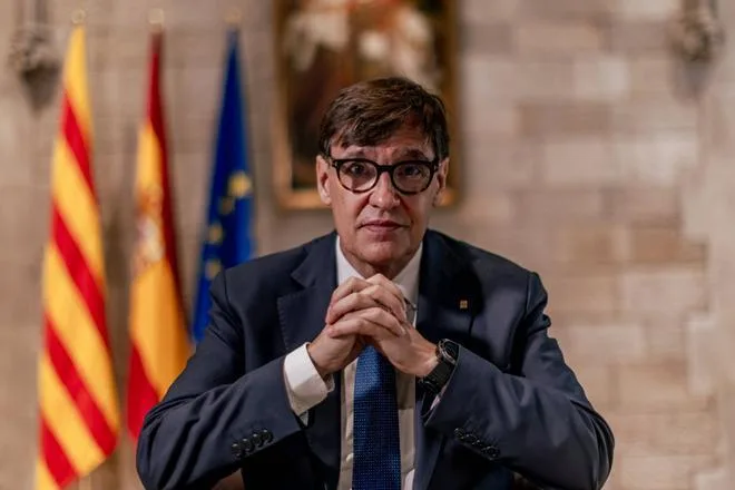 Salvador Illa: "Es mucho más pertinente plantearse un debate sobre la sucesión de Feijóo que de Sánchez"