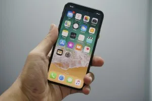 Adeus enjoo? Recurso escondido do celular viraliza entre viajantes