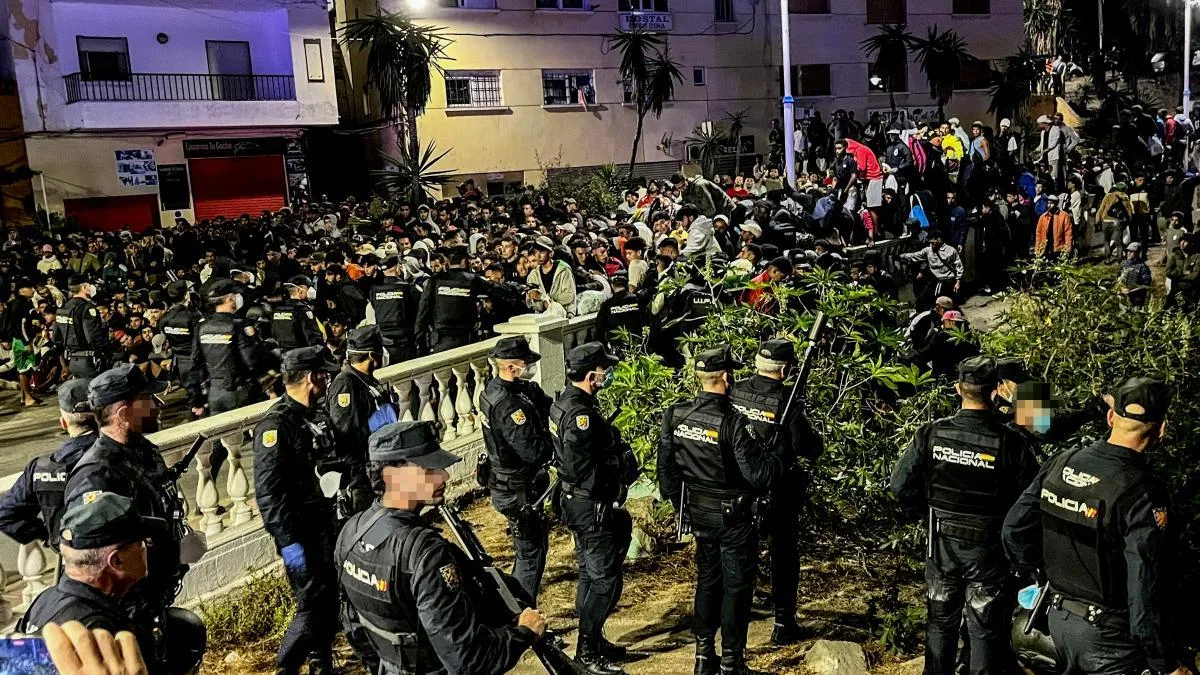 El Gobierno atribuye al contencioso judicial un “efecto llamada” en el campamento del puerto de Ceuta