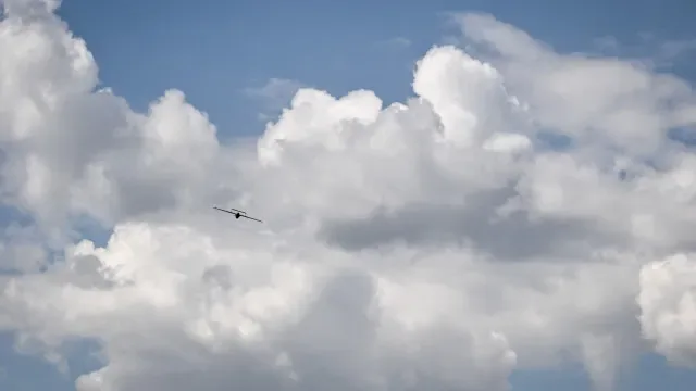 Ataque de drone russo contra edifício da polícia ucraniana mata 2 agentes