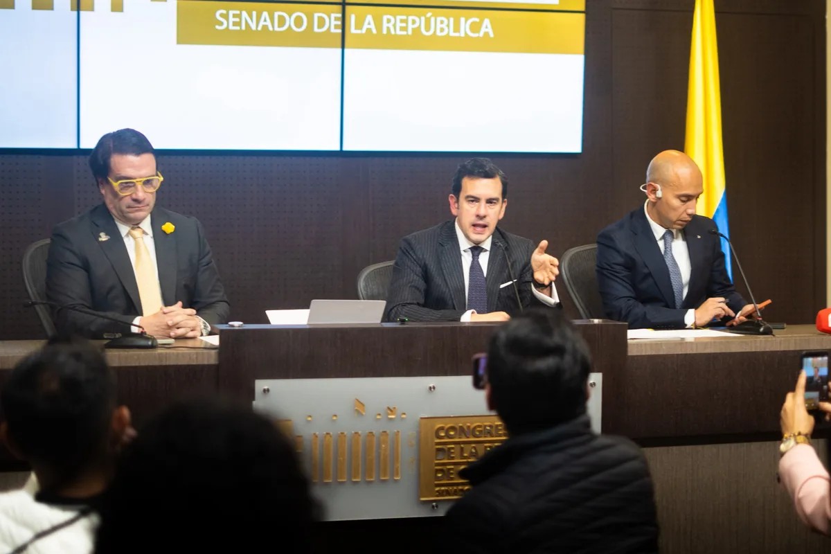 Gobierno De la Espriella radicó ley de sometimiento: así busca llevar a los grupos armados ante la justicia