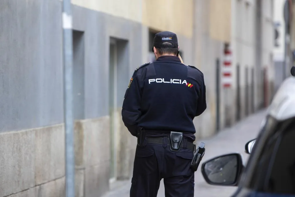 Detienen a un hombre en Zaragoza por agredir sexualmente a su hija de dos años y compartir las imágenes