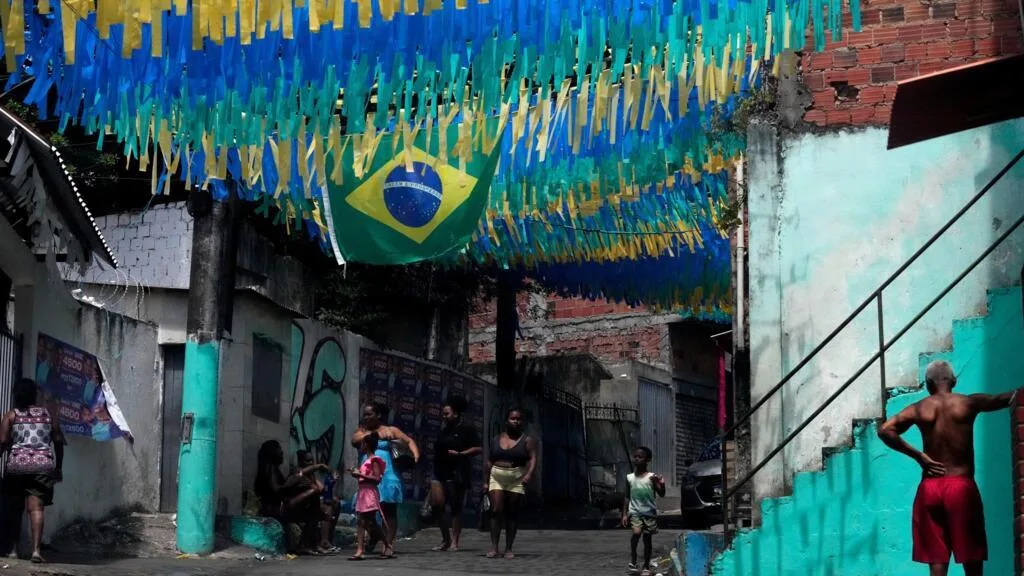 Apesar de incertezas globais, OCDE prevê solidez e crescimento da economia brasileira em 2026 e 2027
