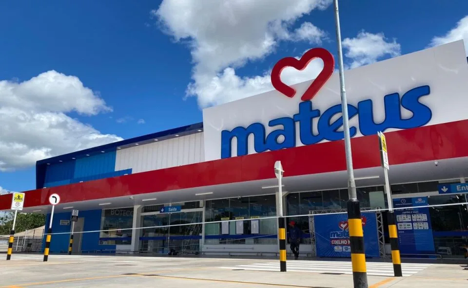 Maior rede de supermercados do Brasil fecha 28 lojas e demite 6 mil funcionários