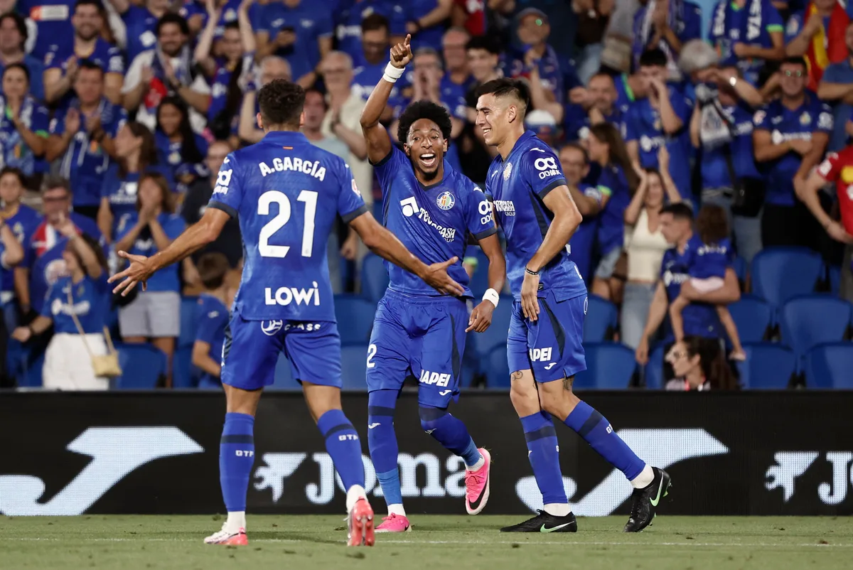 Esto dijo la prensa de España tras el debut, con asistencia y gol, de Johan Mojica con el Getafe en la Europa Conference League: “Fue un puñal”