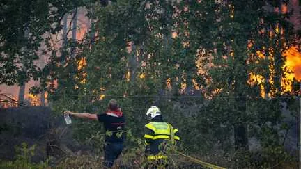 Air chaud, fumées et pyrocumulonimbus... On vous explique ce qu'est un "feu convectif", comme celui en cours dans les Landes