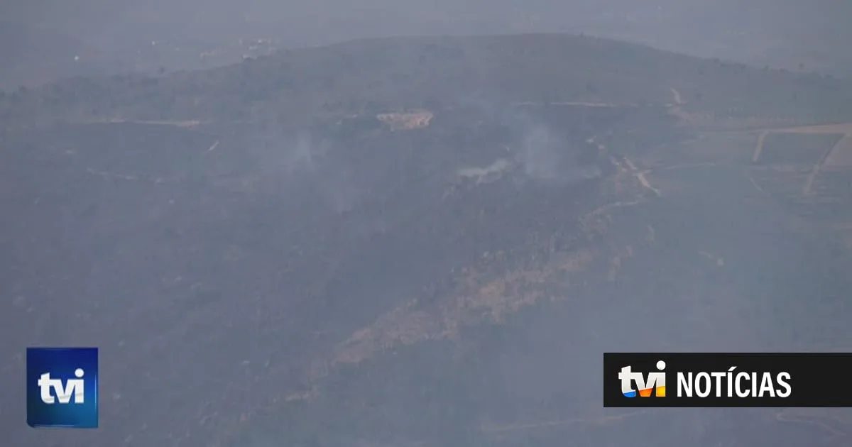 Bombeiros otimistas no combate ao fogo em Carrazeda de Ansiães