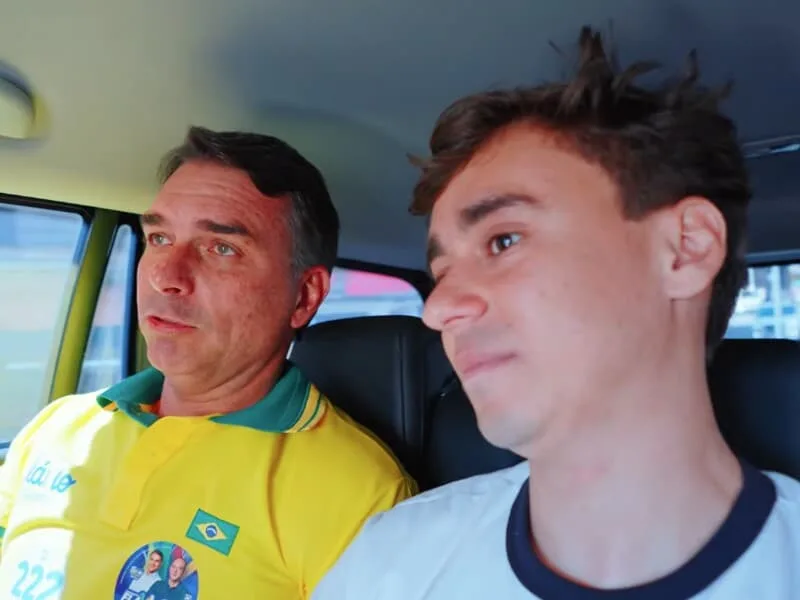 "Você tem potencial para ser presidente", diz Flávio a Nikolas