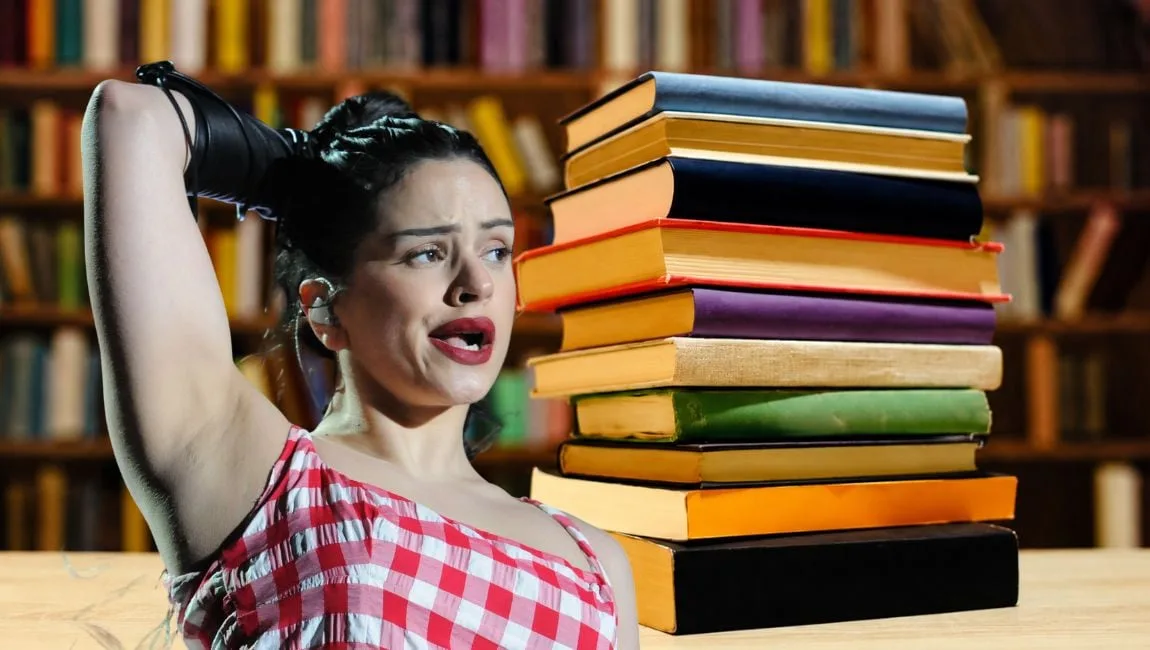 Tiendas de ropa y librerías: Los lugares que visitó Rosalía en CDMX