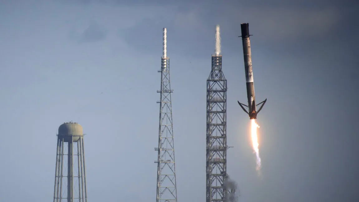 Trump's space transportation policy calls for new spaceport on federal land