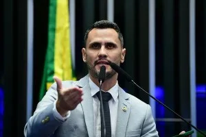 Cleitinho lança candidatura no domingo e deve ficar fora de debate em Minas