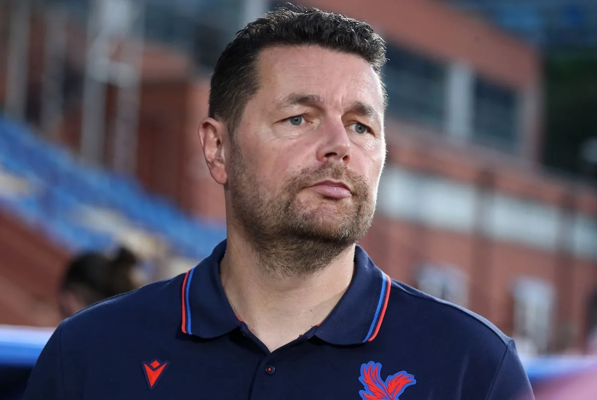 Crystal Palace star spotted limping before Everton opener after injury scare