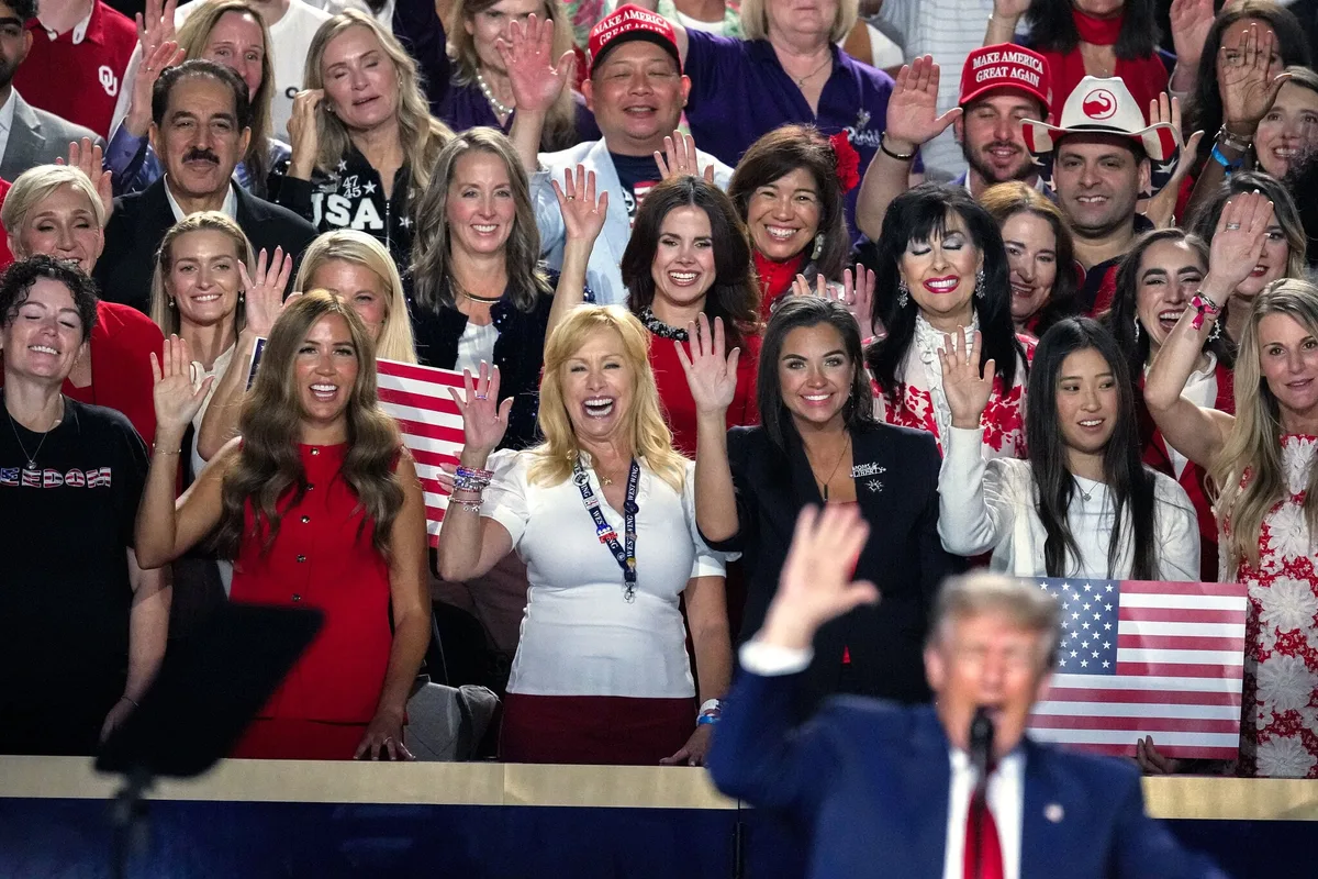 Trump dice que está cansado de la política en la convención republicana