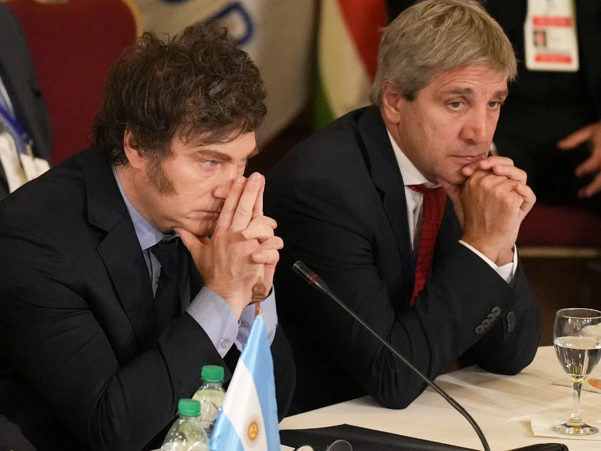 A falta de recursos, Luis Caputo propone trasladar a las provincias las obras públicas