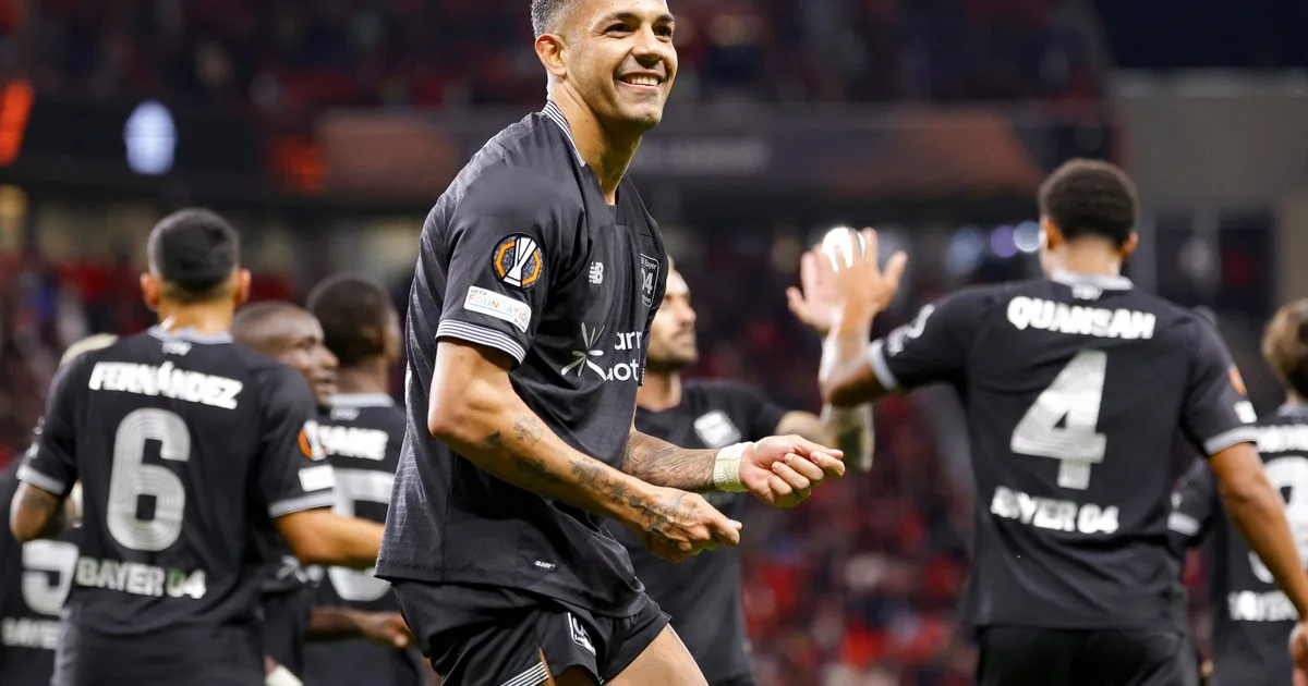 Sonríe Scaloni: Facundo Medina convirtió un gol en la victoria del Leverkusen por la Europa League