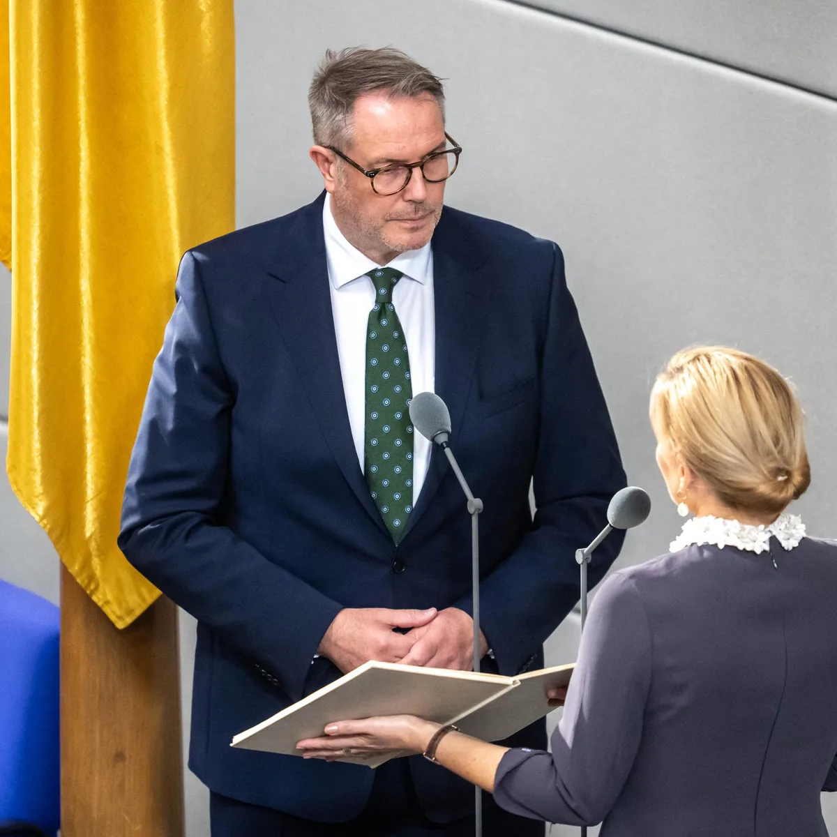 Bundestag - Alexander Schweitzer als neuer Arbeitsminister vereidigt