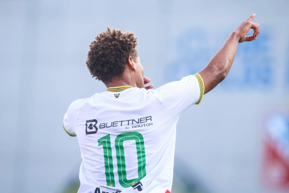 Brusque terá desfalque de dois titulares contra o Guarani