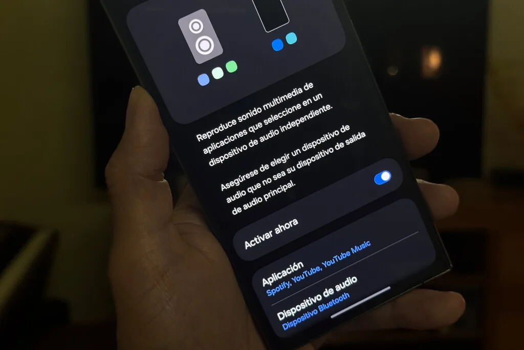 Estás en una reunión y quieres poner música sin perder el audio de tu Galaxy: Samsung tiene la solución