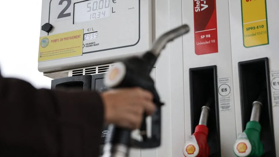 Carburants : qu'est-ce que la "règle d'or", que veut instaurer le gouvernement pour redistribuer les surplus de TVA ?