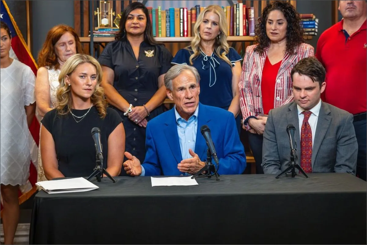 Visas H-1B en Texas: Abbott no quiere docentes extranjeros en las escuelas públicas