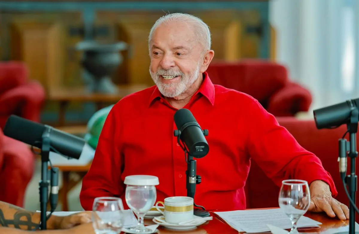 Lula muda estratégia de campanha e passa a confrontar diretamente Flávio Bolsonaro: 'Quem vota em Flávio vota em Vorcaro'