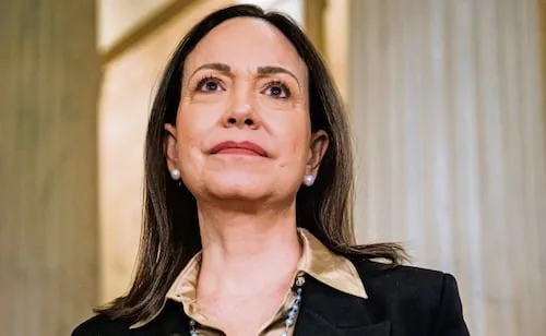 Rechazan 3 nuevos intentos de Corina Machado de volver a Venezuela; permanece en Panamá, dice su equipo