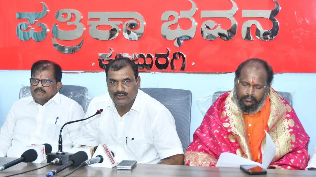 Row over Siddaramaiah statue at Vittal Heroor Circle
