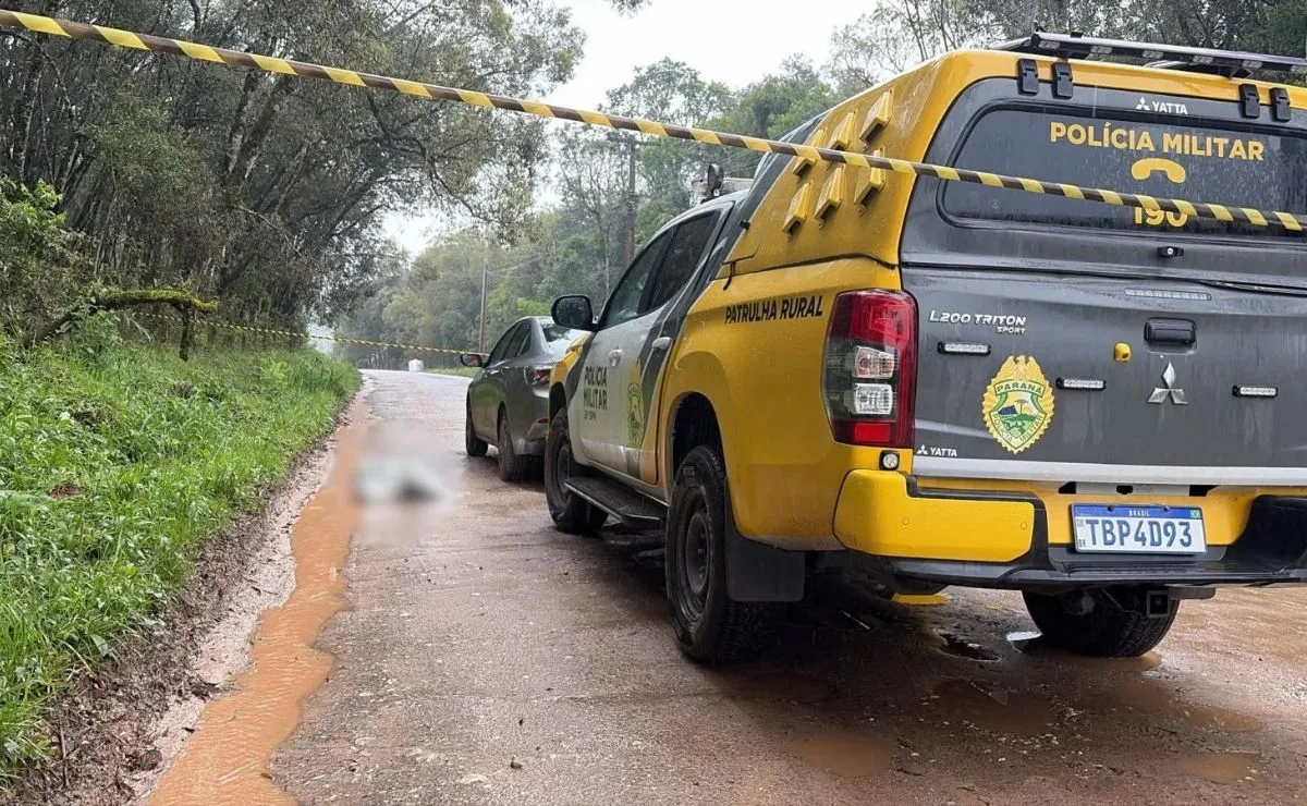 Vizinhos escutam disparos e encontram homem morto a tiros ao lado de carro alugado em Campina Grande do Sul
