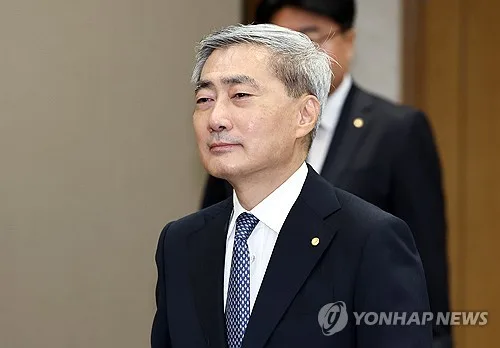[속보] 한은 총재 "향후 6개월, 완만한 금리 인상 예상"