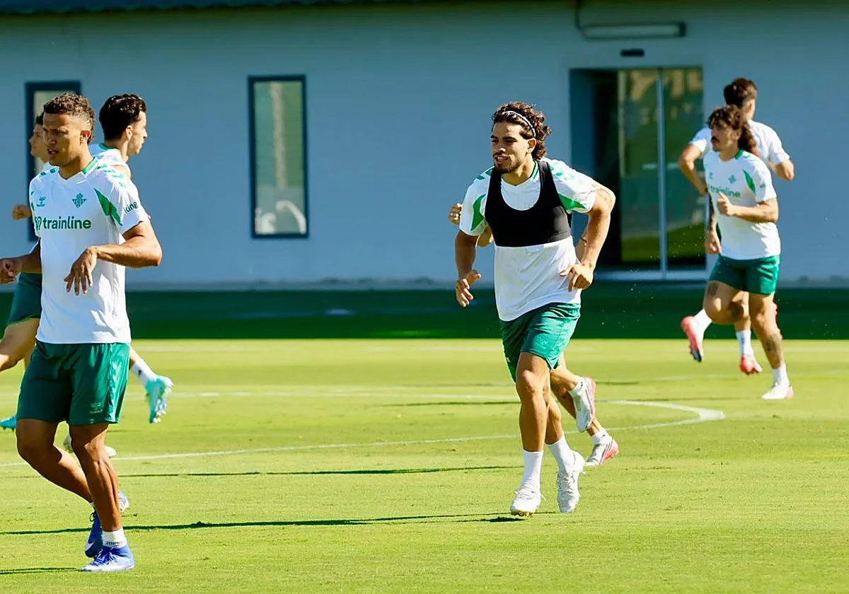 Pellegrini confirma el regreso de Abde: «Está en la lista, ha entrenado con normalidad»