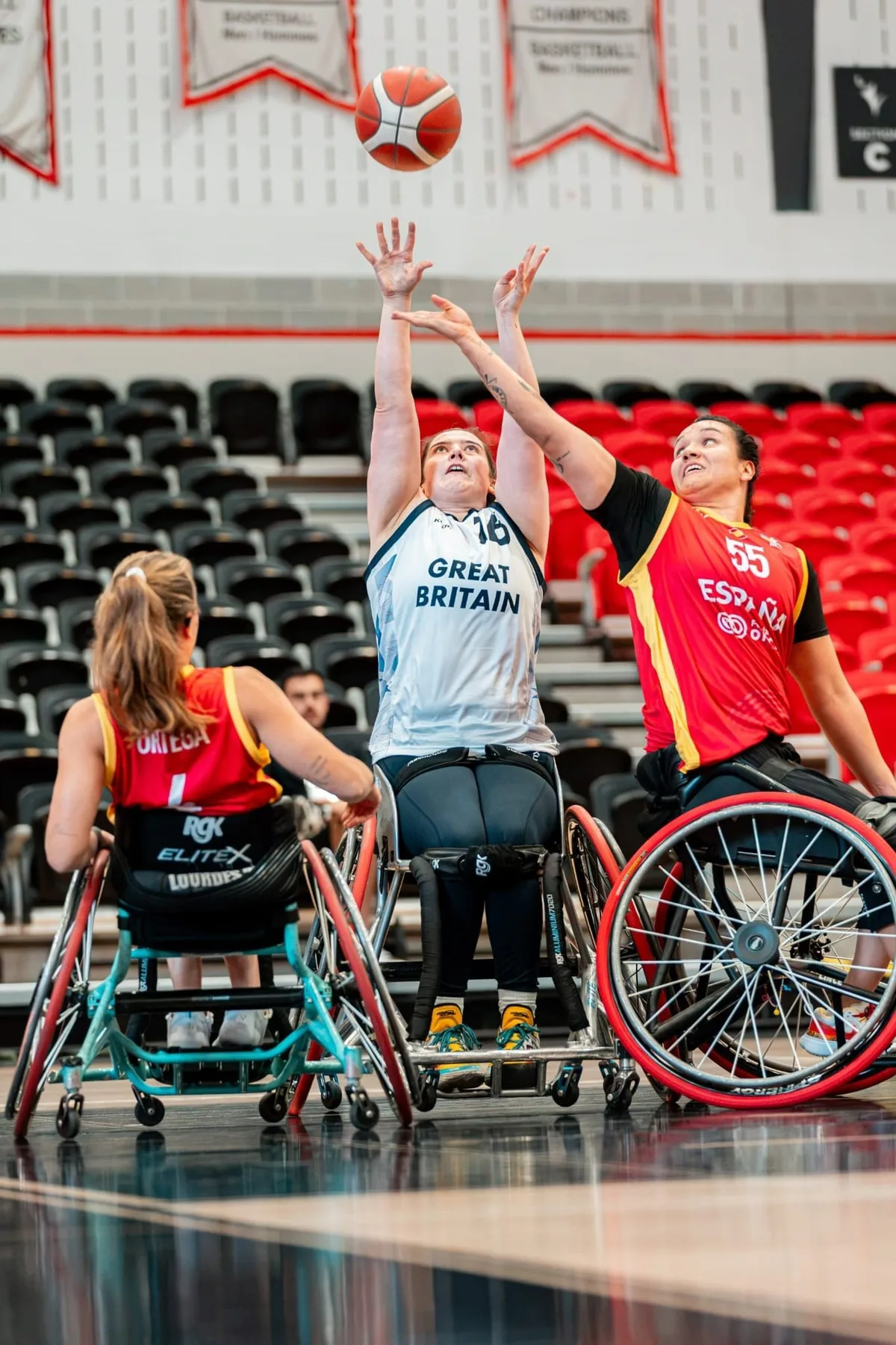 Las selecciones masculina y femenina suman nuevas derrotas en el Mundial de Baloncesto en Silla