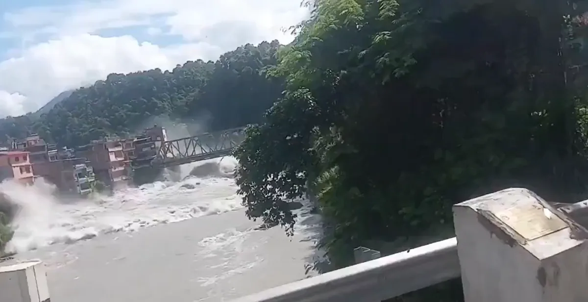 Número de mortos em enchente no Nepal sobe para 160