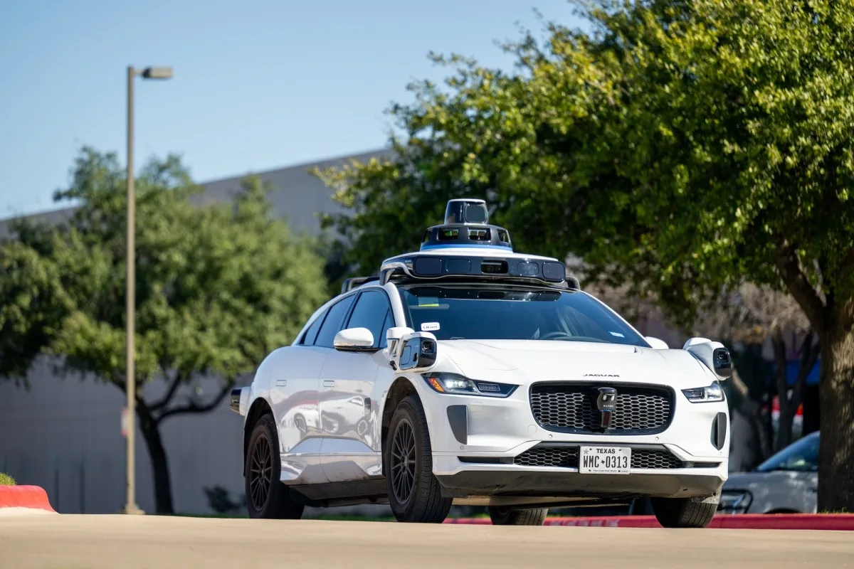 Waymo hands over documents in NHTSA’s child collision probe