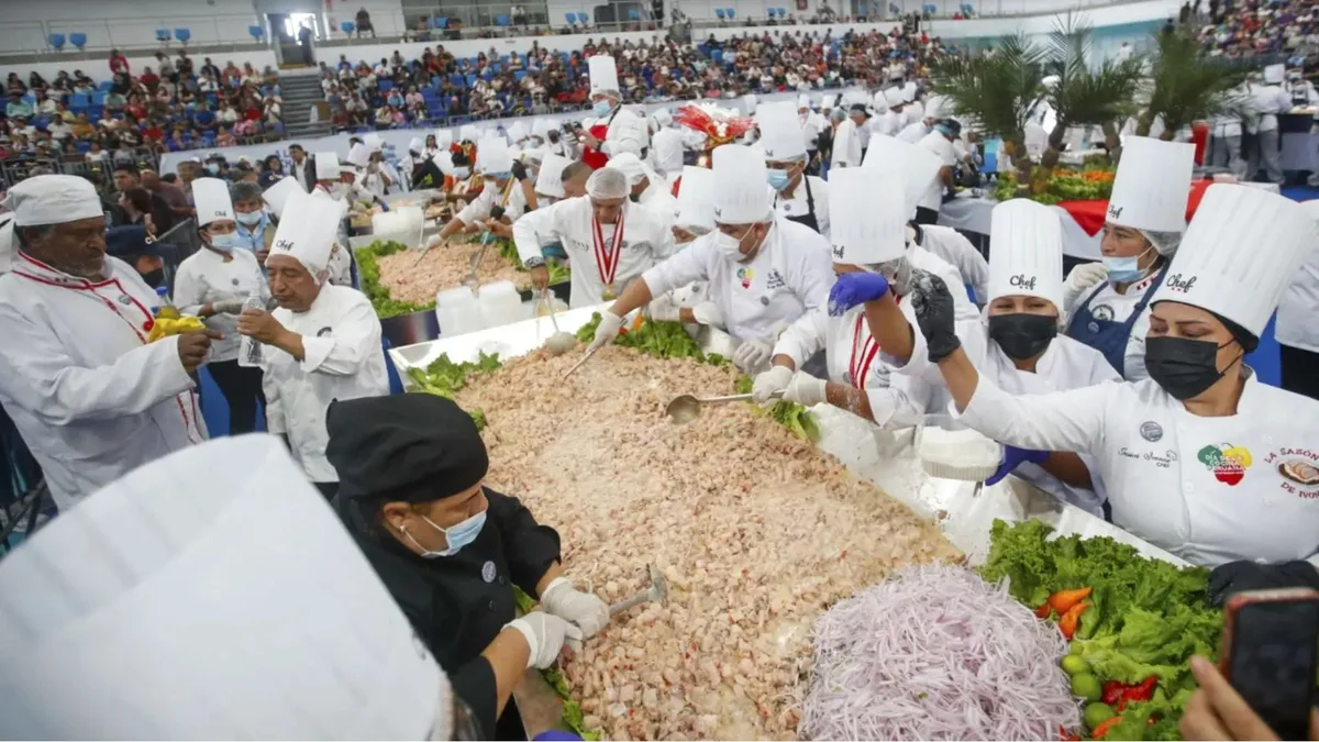 El ceviche más grande del mundo rompe récord en el Callao: 500 chefs peruanos preparan 9 toneladas para la historia
