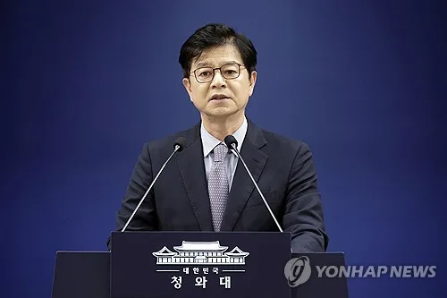 靑 "연합훈련 축소, SNS 보고 알아…전작권 회복 영향 없을 것"