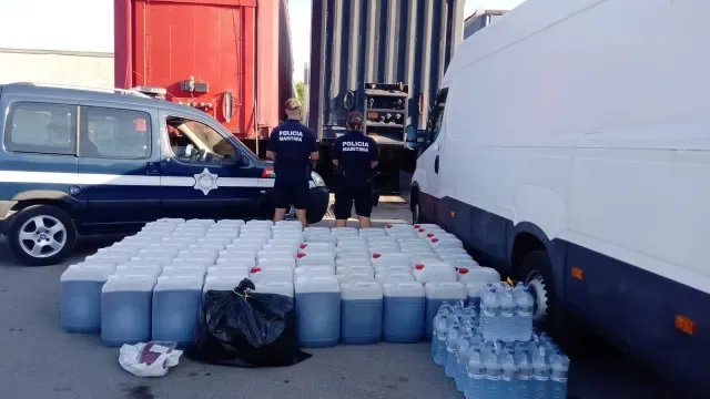 Tráfico. Carrinha com 2 mil litros de combustível encontrada em Almada