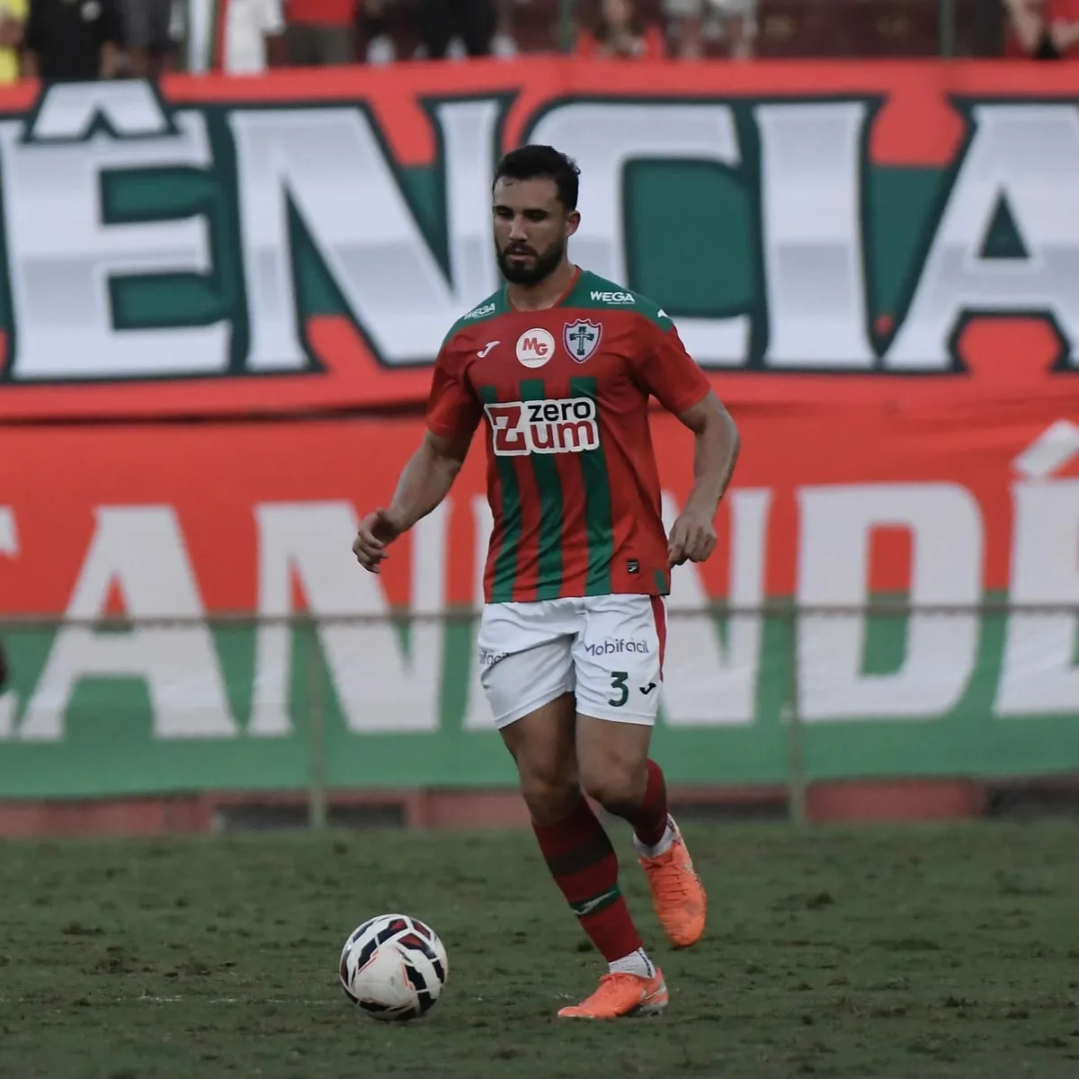 Paysandu anuncia contratação de zagueiro da Portuguesa