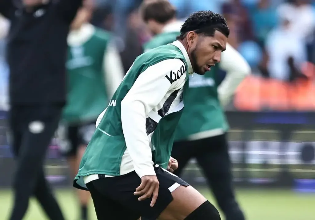 Rony leva terceiro amarelo e desfalca Santos contra o Atlético-MG na Sul-Americana