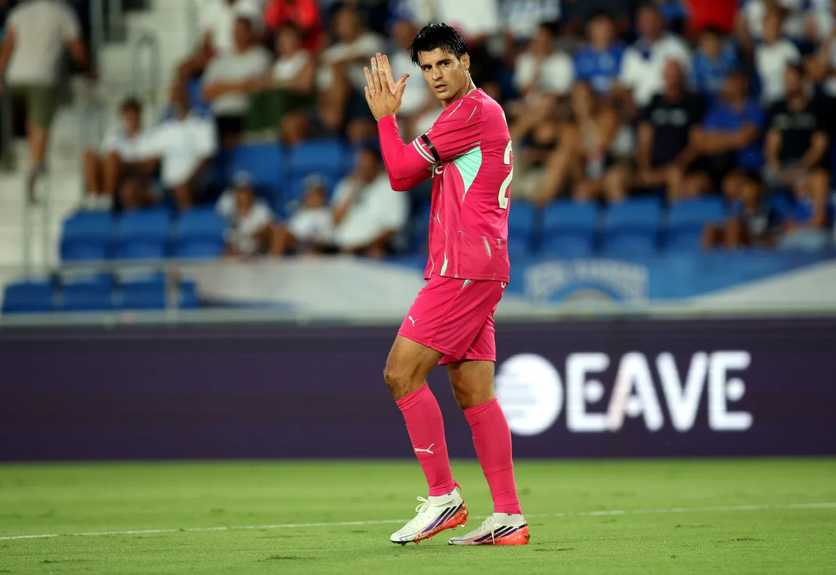 Morata vive su primera noche de aislamiento en Segunda División