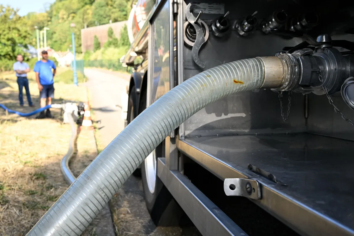 Restrictions d’eau et camions-citernes : comment les communes font face à la sécheresse