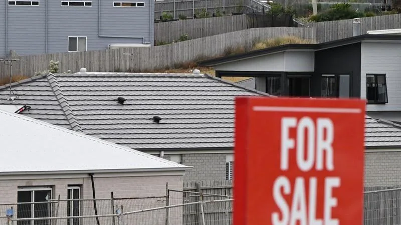 Sydney property market faces spring slump as buyer activity falls