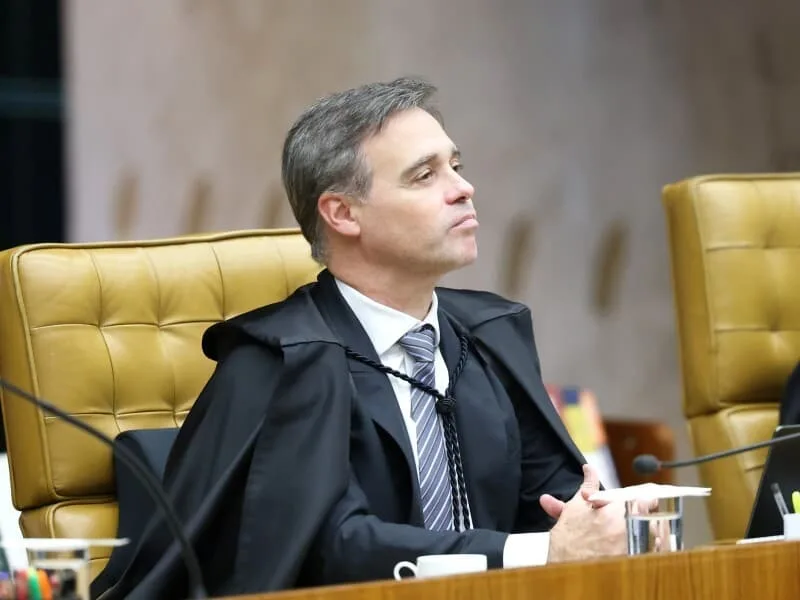 Mendonça manda apurar vazamento de dados em inquérito contra Lulinha