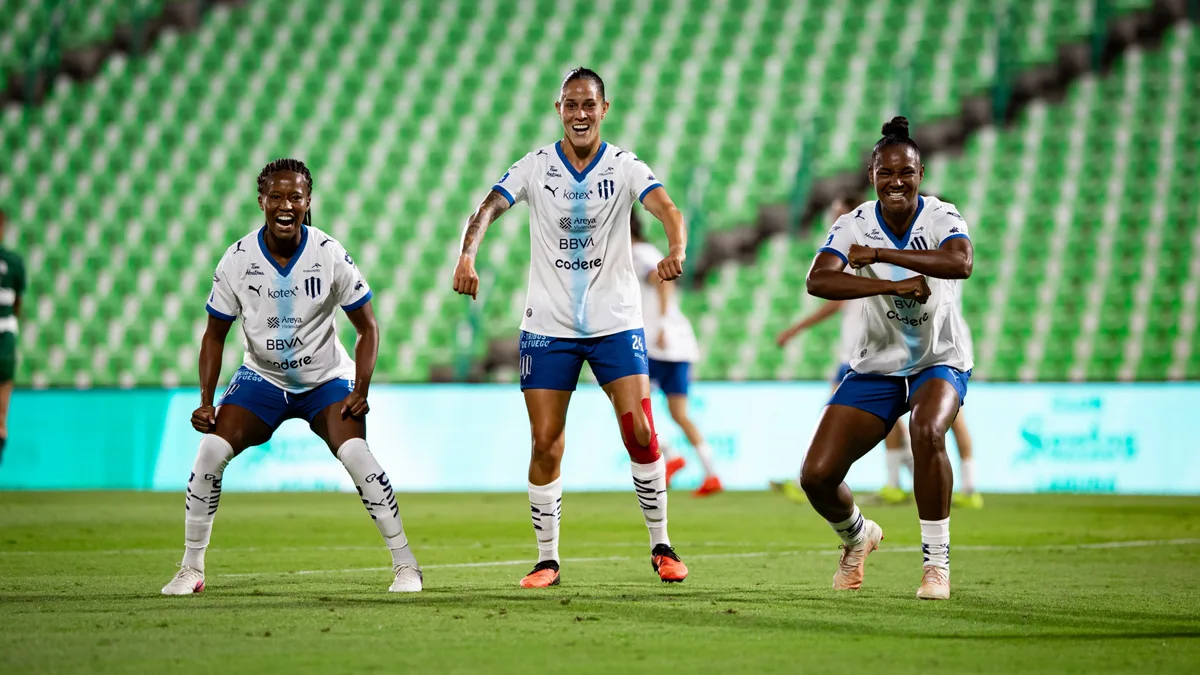 Figura de la selección Colombia femenina marcó golazo en el fútbol mexicano: así fue la jugada
