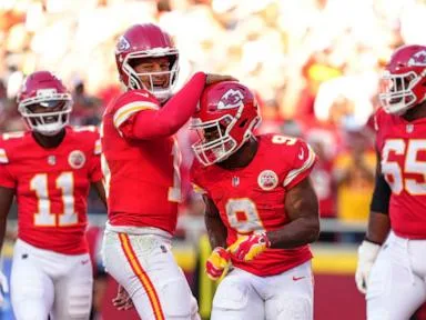 Chiefs move to 5-0 as Kenneth Walker runs for two TDs in a 22-6 win over Chargers