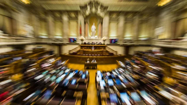 Fiscalização das secretas vai a votos em outubro após vários adiamentos