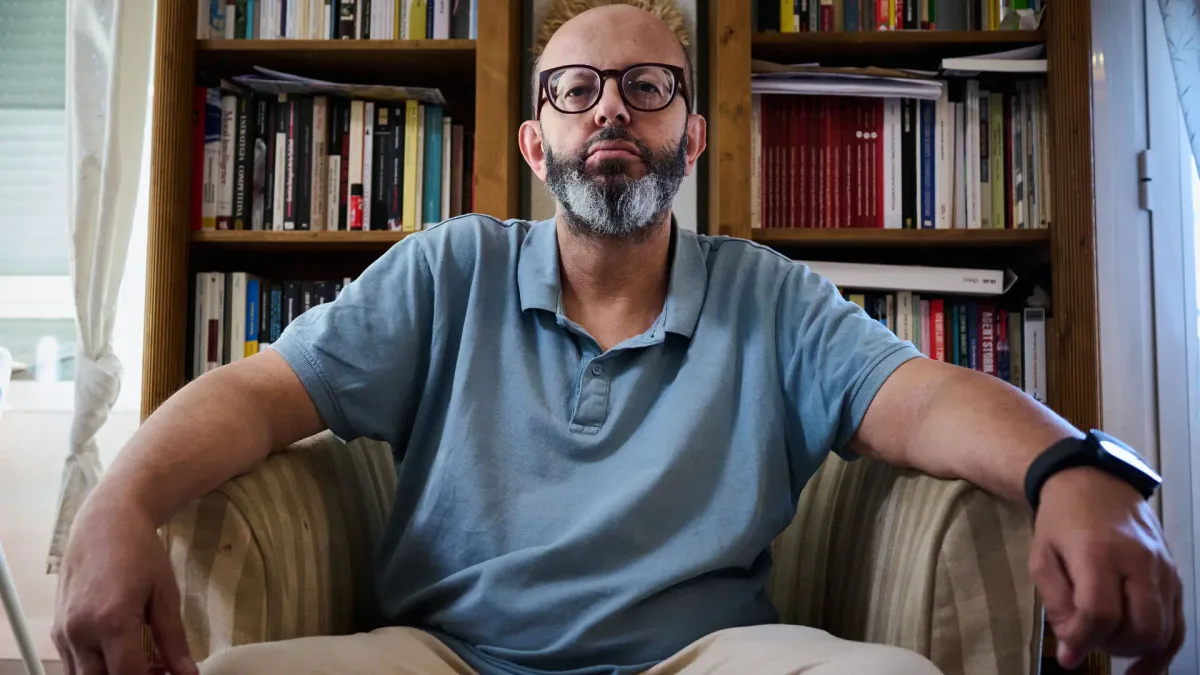 Fernando Cocho, analista de inteligencia: "Es obvio que el CNI informó al Gobierno de lo que podía ocurrir en Ceuta"