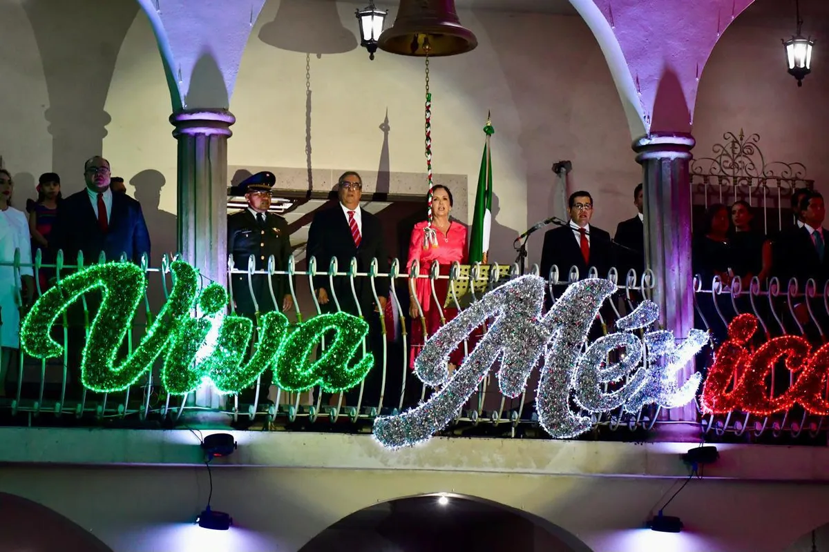 ¡Viva México! Sara Irma Pérez Cantú encabeza el Grito de Independencia en Frontera