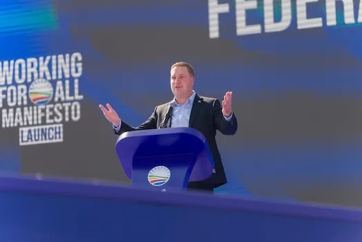 Hill-Lewis pledges 500,000 more jobs in Cape Town